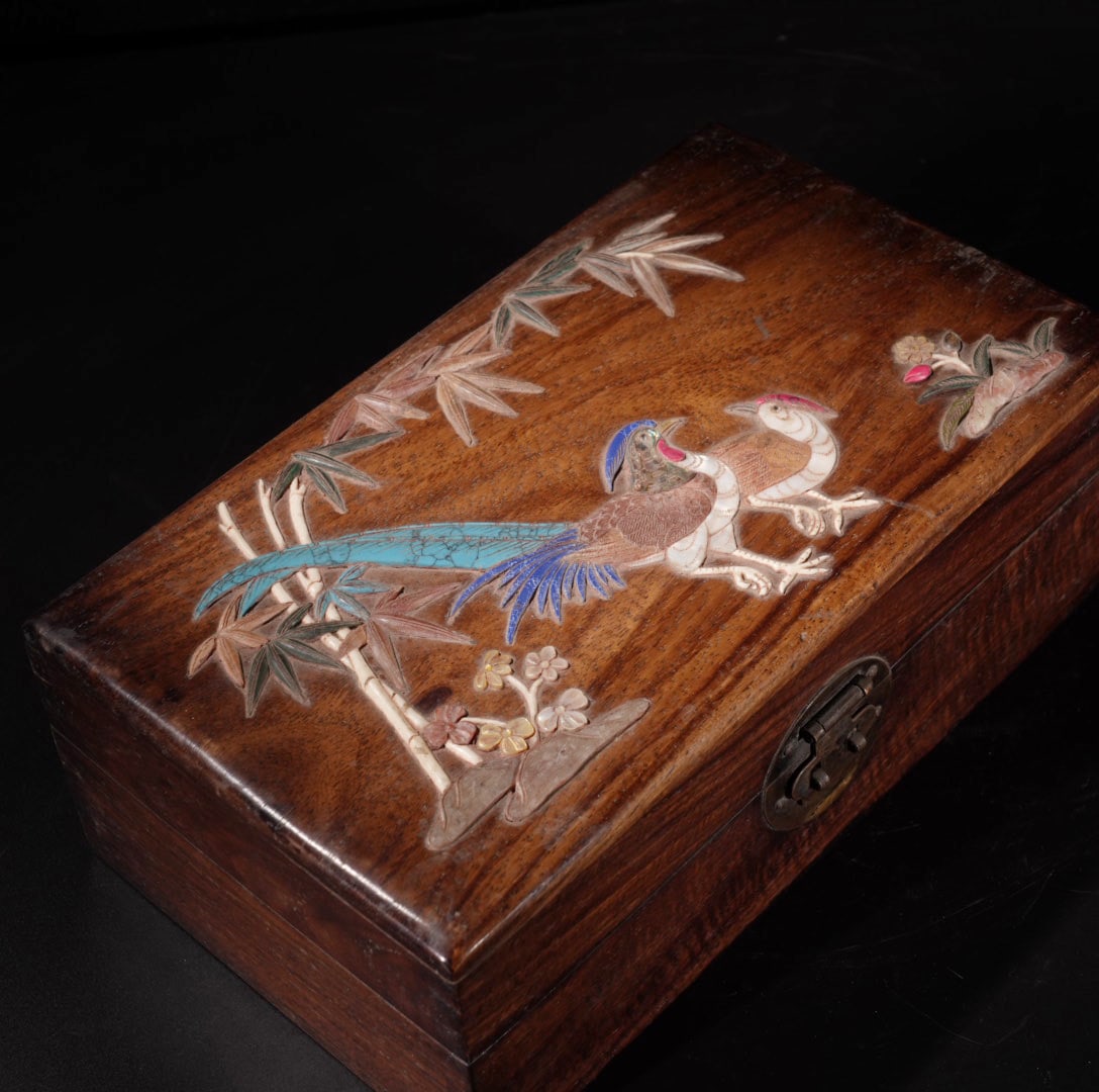 A Exquisite Redwood Flower and Bird Pattern Box - 5