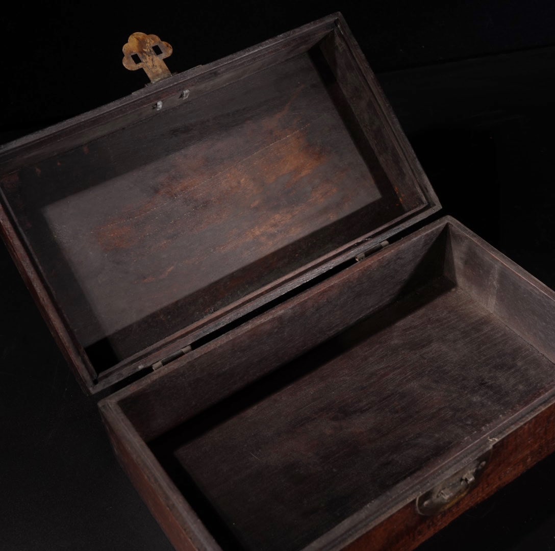 A Exquisite Redwood Flower and Bird Pattern Box - 7