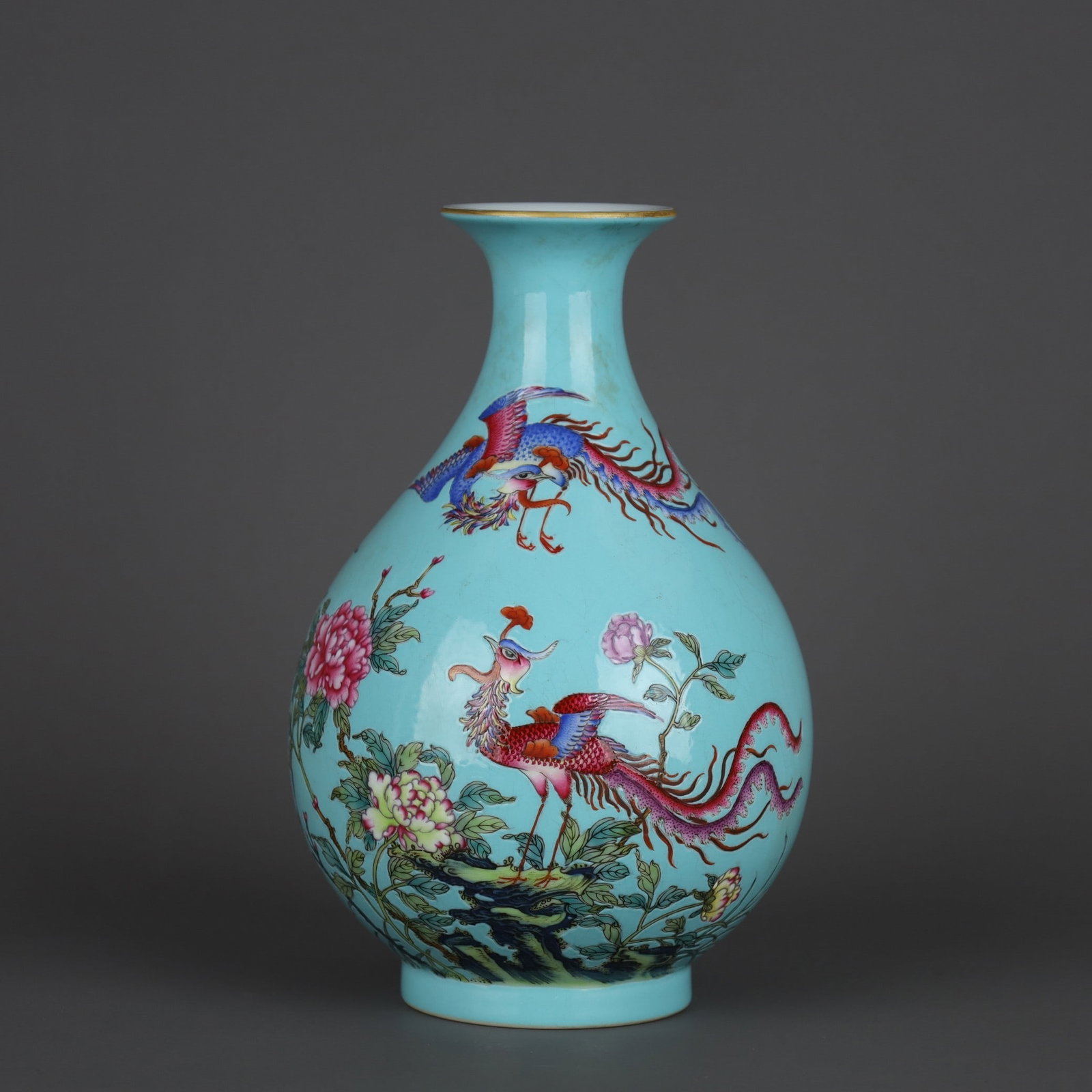 A Exquisite Turquoise Green Ground Famille Rose Flower Bird Pattern Vase: A Exquisite Turquoise Green Ground Famille Rose Flower Bird Pattern Vase,Qing Dynasty, China,Yongzheng Four-character Mark,Size:7.1inx4.7in 松石绿地粉彩花(