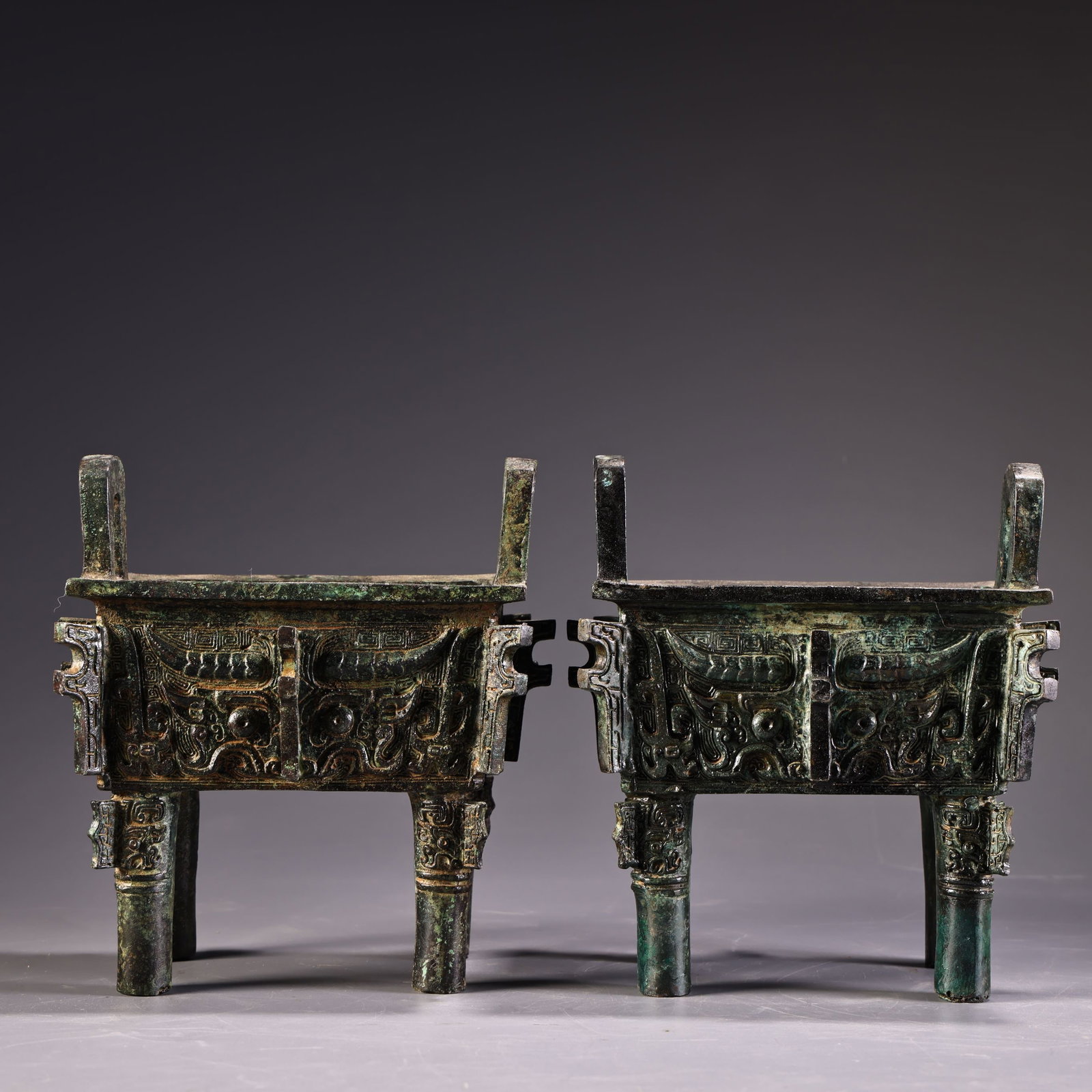 A pair of Exquisite Bronze Beast-Face Pattern Censer: A pair of Exquisite Bronze Beast-Face Pattern Censer,Ancient Time, China,Size:5.9inx5.1in ,Weight:1260g