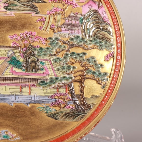 A Exquisite Enamel Gold Ground Landscape Pattern Box - 7
