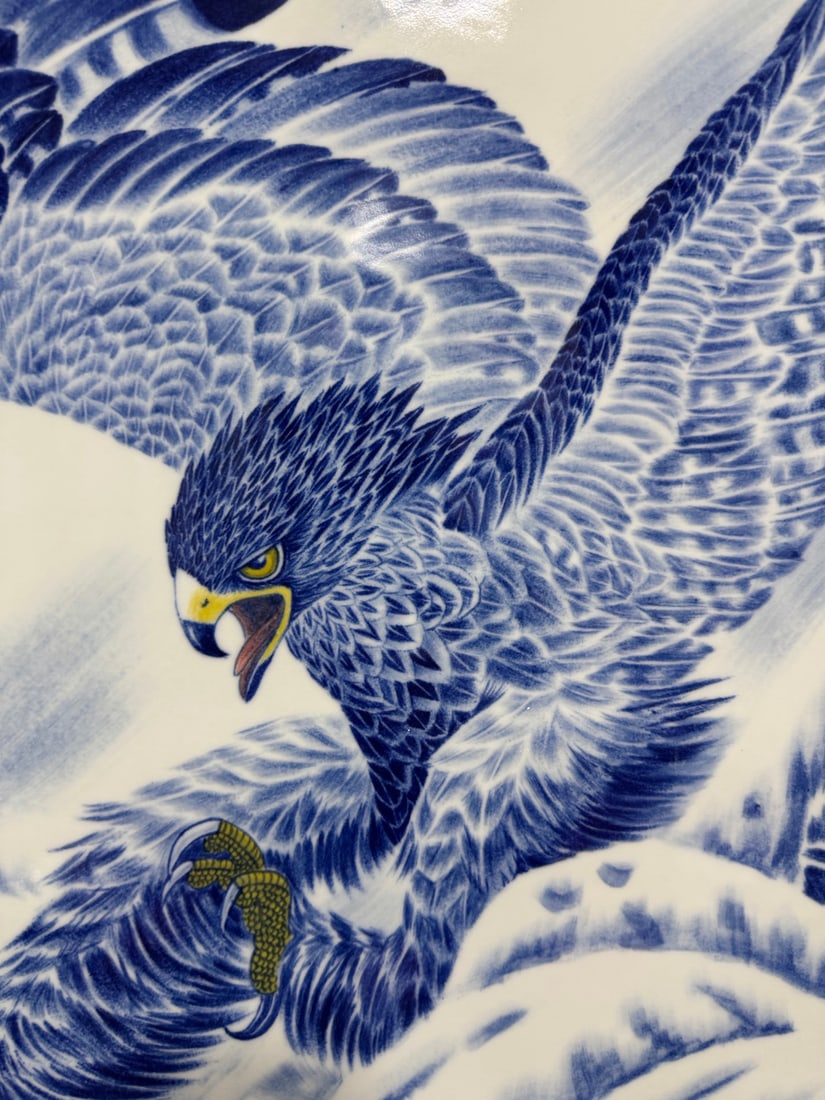 A Exquisite Blue and White Eagle Pattern Porcelain Plate - 7