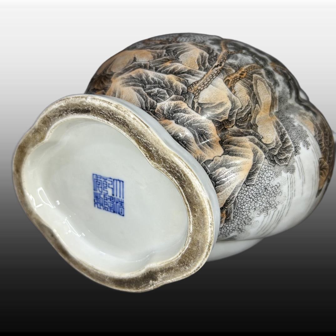 A Exquisite Ink Color Landscape Pattern Vase - 6