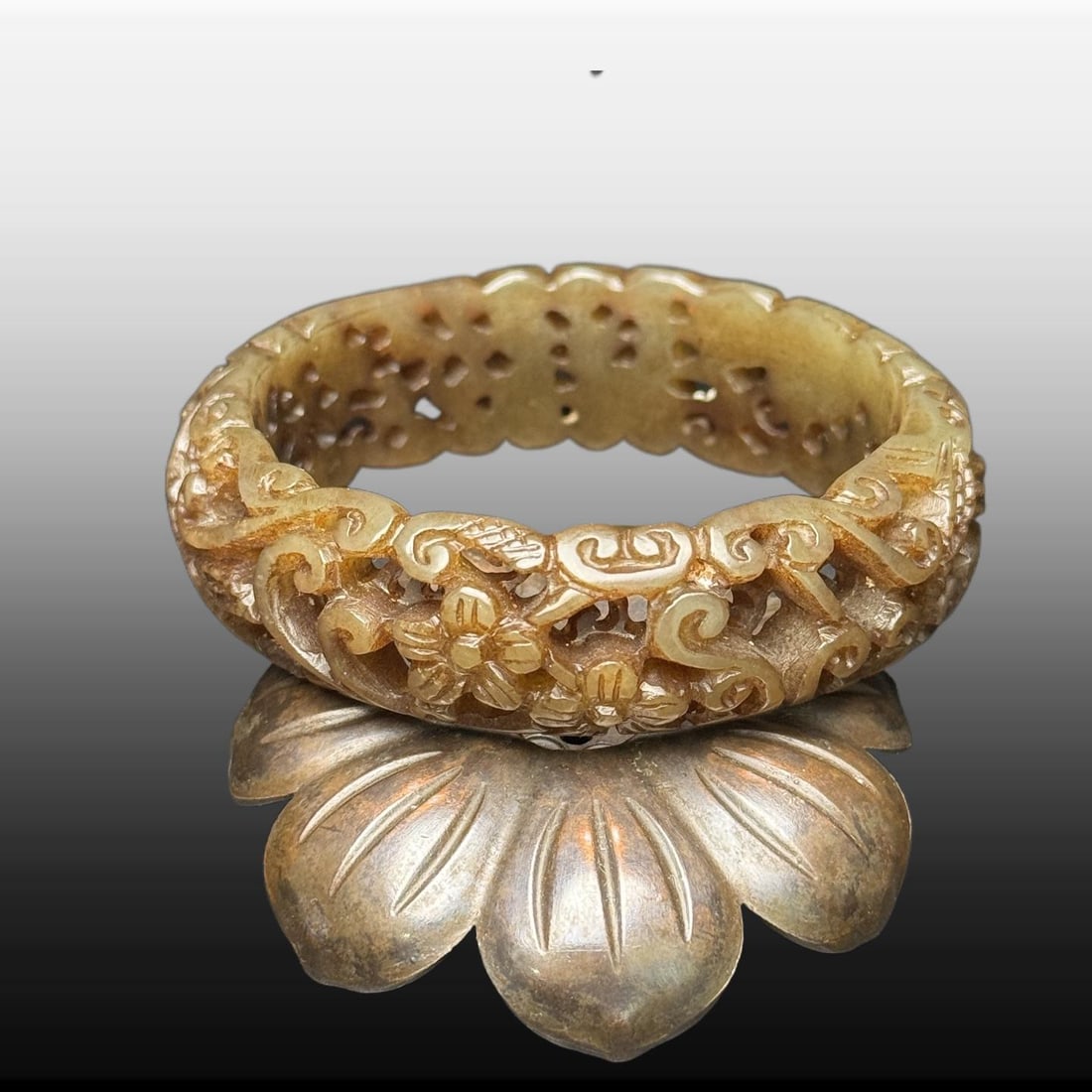 A Exquisite Hotan Jade Carved Bracelets (1 of 7)
