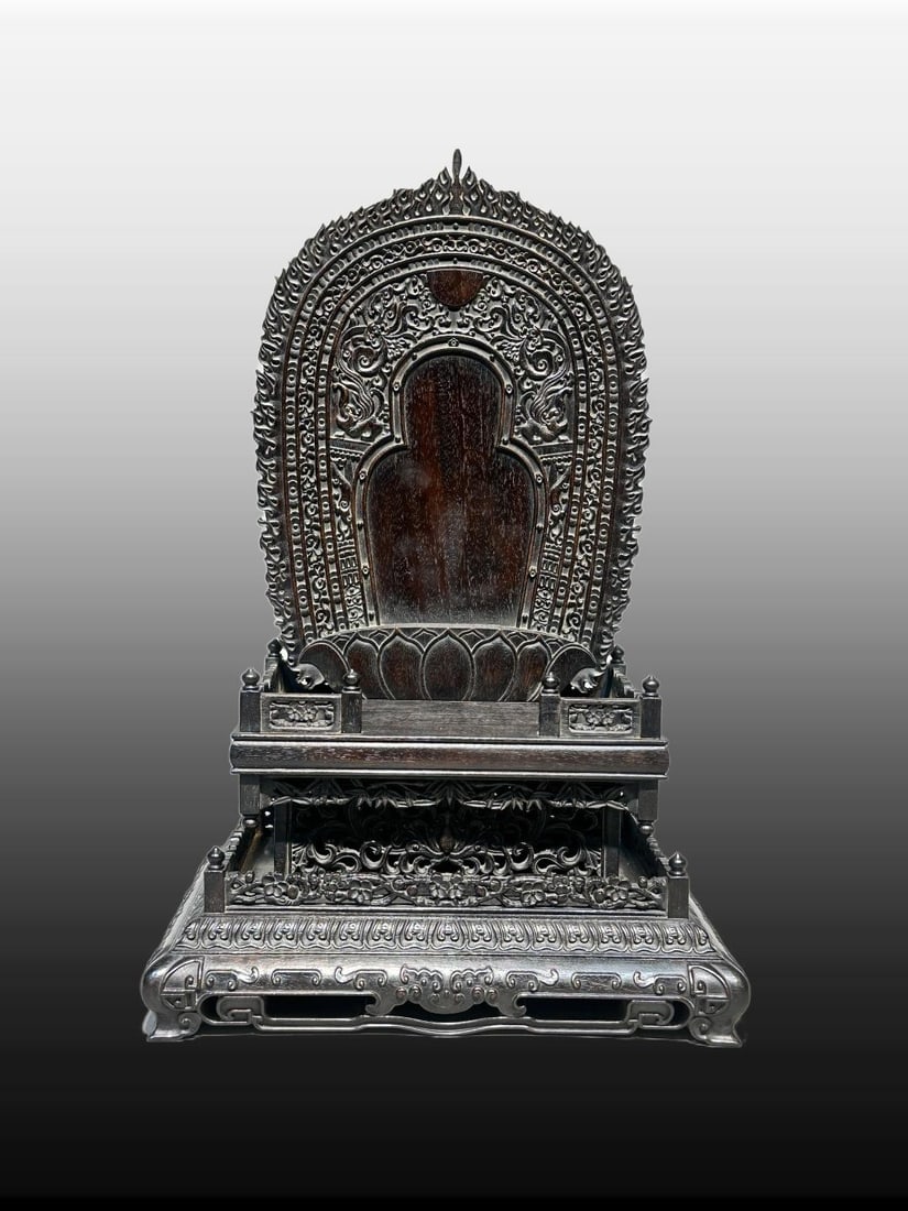 A Exquisite Wood Carving Base: A Exquisite Wood Carving Base,Qing Dynasty, China,Size:16.9inx11inx7.9in 木雕底座,中国清代