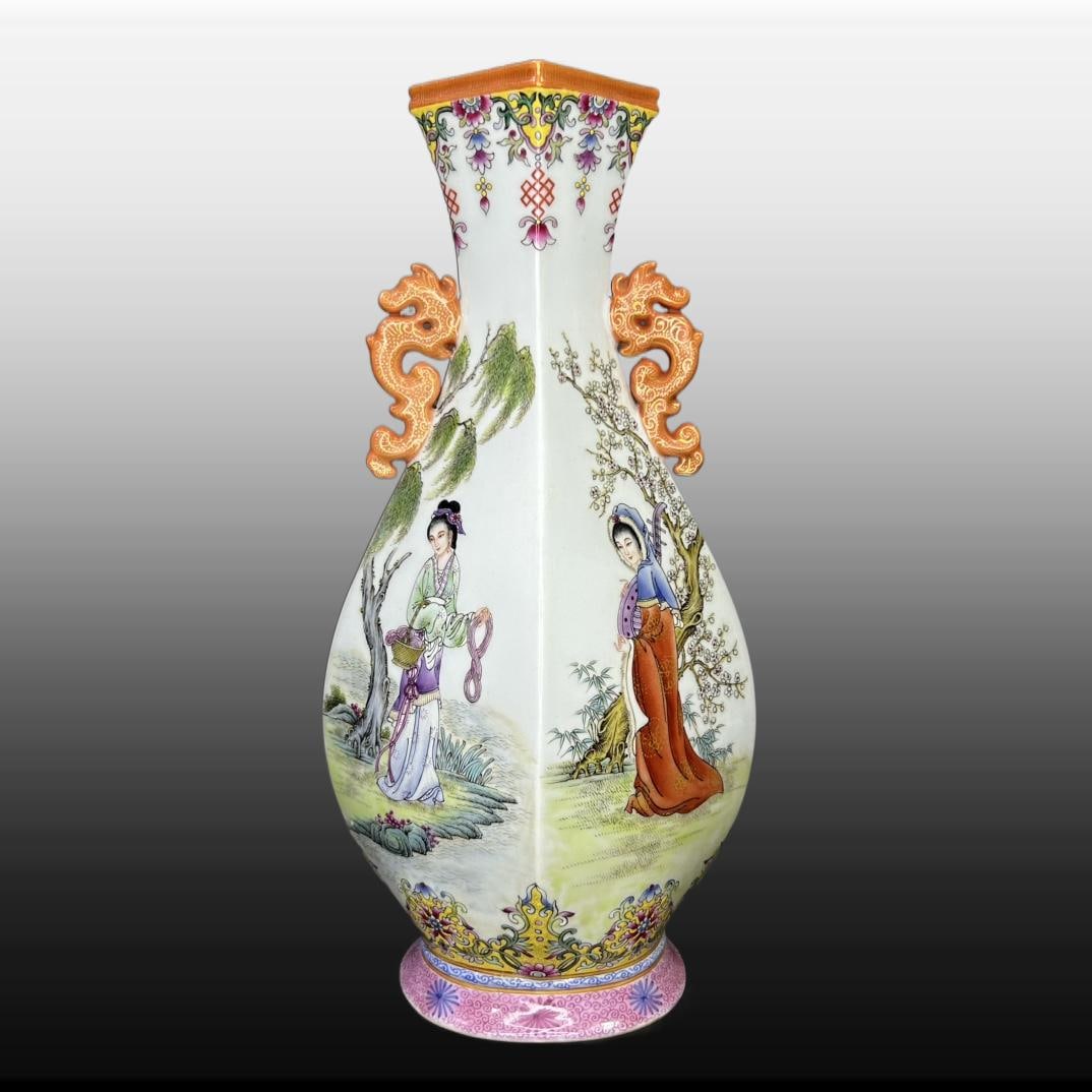 A Exquisite Famille-Rose Figures Pattern Vase: A Exquisite Famille-Rose Figures Pattern Vase,Qing Dynasty, China,Qianlong Six-character Mark,Size:5.9inx13.8in