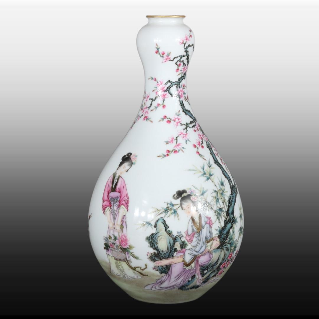 A Exquisite Famille-Rose Figures Pattern Vase: A Exquisite Famille-Rose Figures Pattern Vase,Qing Dynasty, China,Yongzheng Six-character Mark,Size:10.4inx1.4inx3in 粉彩人物纹瓶,中国清代,&