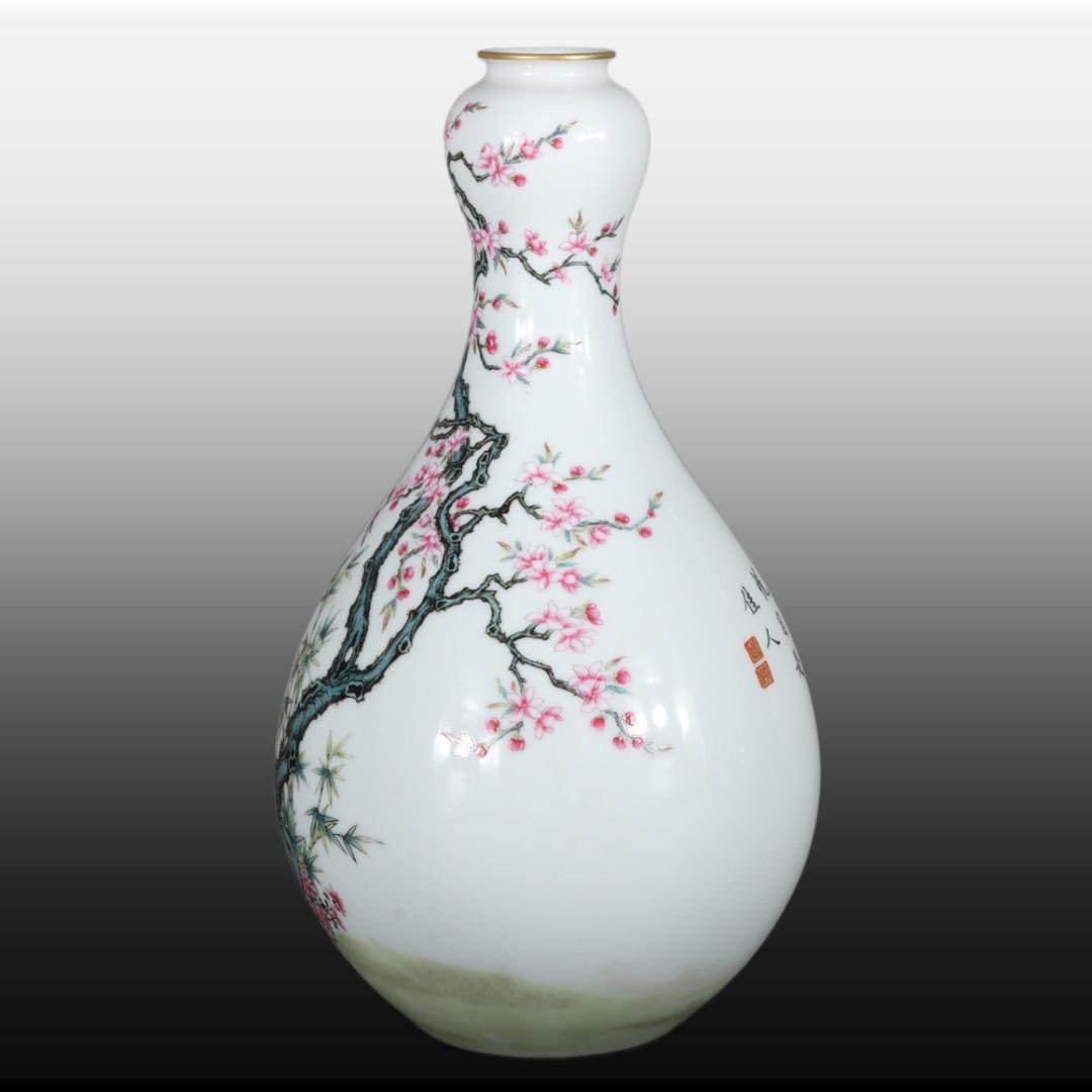 A Exquisite Famille-Rose Figures Pattern Vase - 5