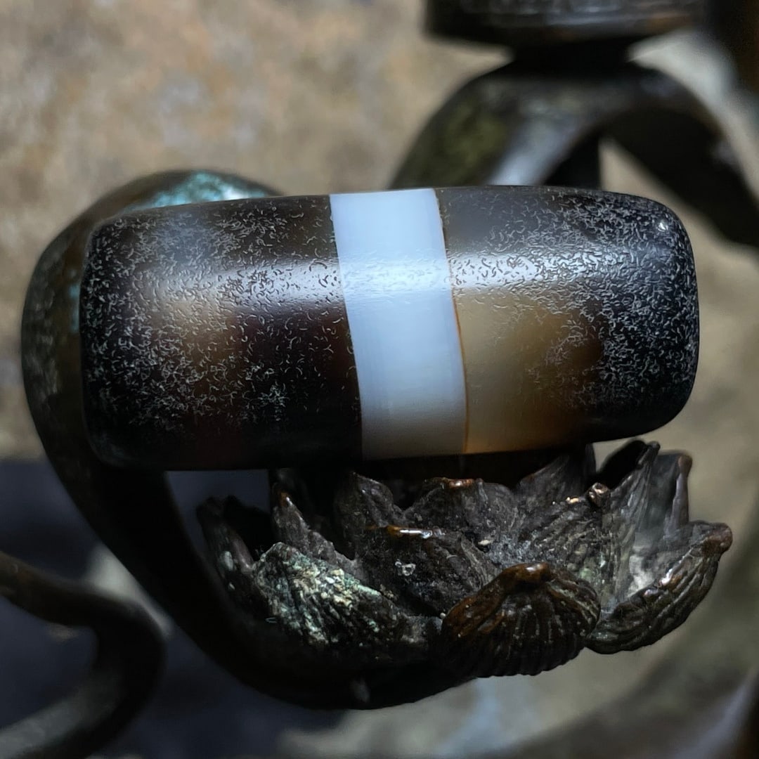 A Exquisite Black White Dzi bead - 2