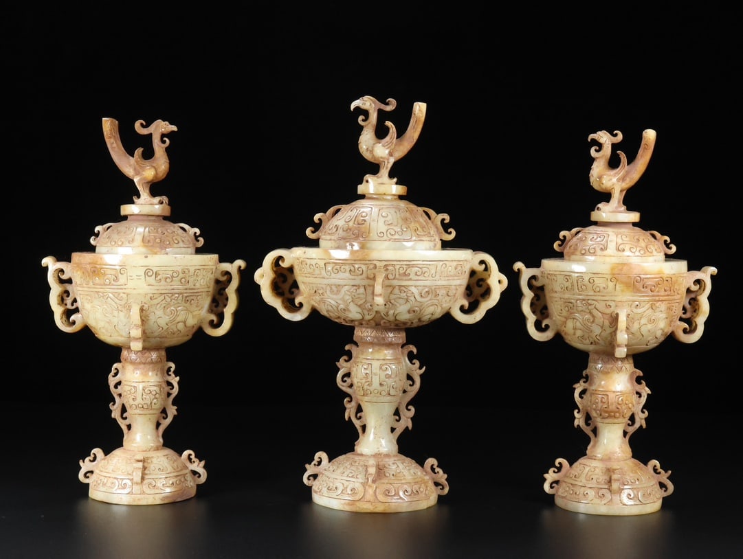 A Set of ExquisiteHotan Jade Phoenix Censers: A Set of ExquisiteHotan Jade Phoenix Censers,Qing Dynasty, China,Size:5.1inx3.9inx8.7in,Weight:1812g 一套和田玉凤炉,中国清代