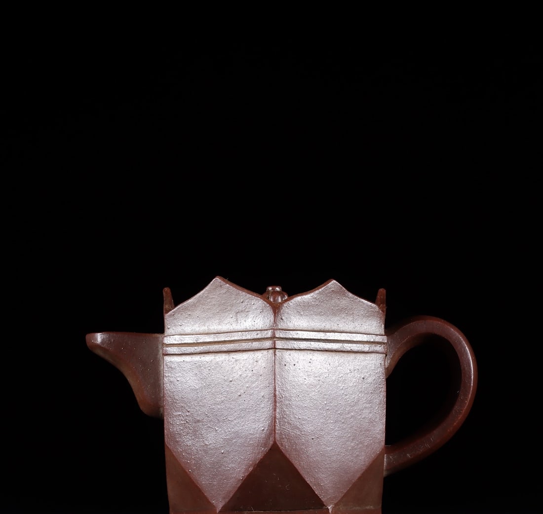 A Exquisite Purple Sands Monk Hat Shaped Teapot: A Exquisite Purple Sands Monk Hat Shaped Teapot,Qing Dynasty, China,With Mark,Size:3.3inx5.6in 僧帽形状紫砂壶,中国清代,带款