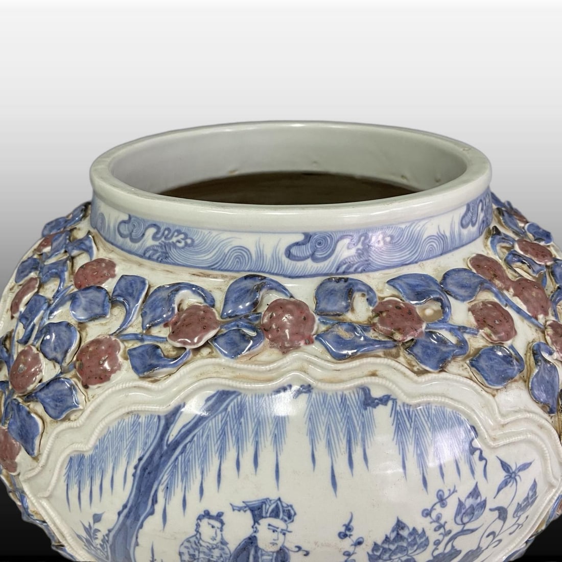 A Exquisite Blue and White Underglaze-Red Figures Pattern Jar - 5