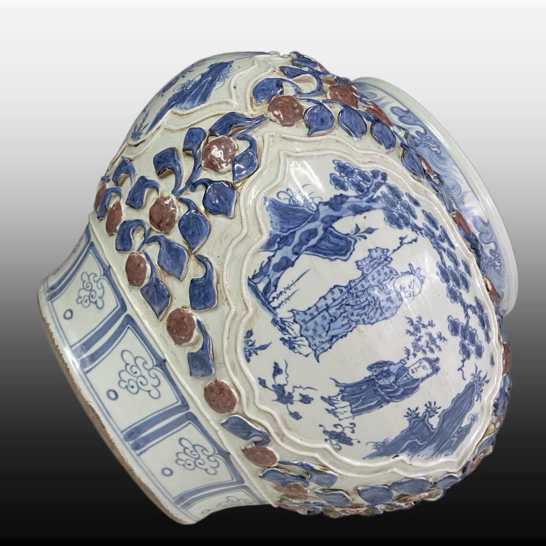 A Exquisite Blue and White Underglaze-Red Figures Pattern Jar - 7
