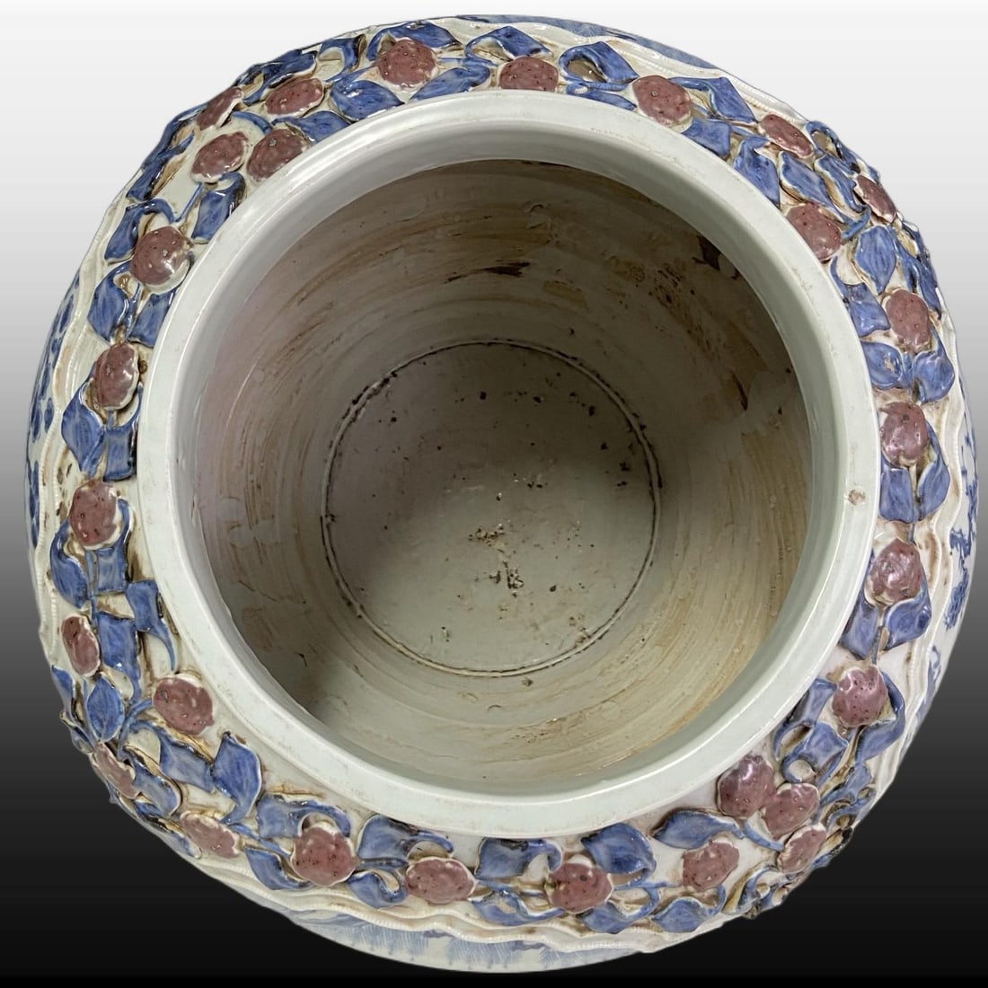 A Exquisite Blue and White Underglaze-Red Figures Pattern Jar - 8