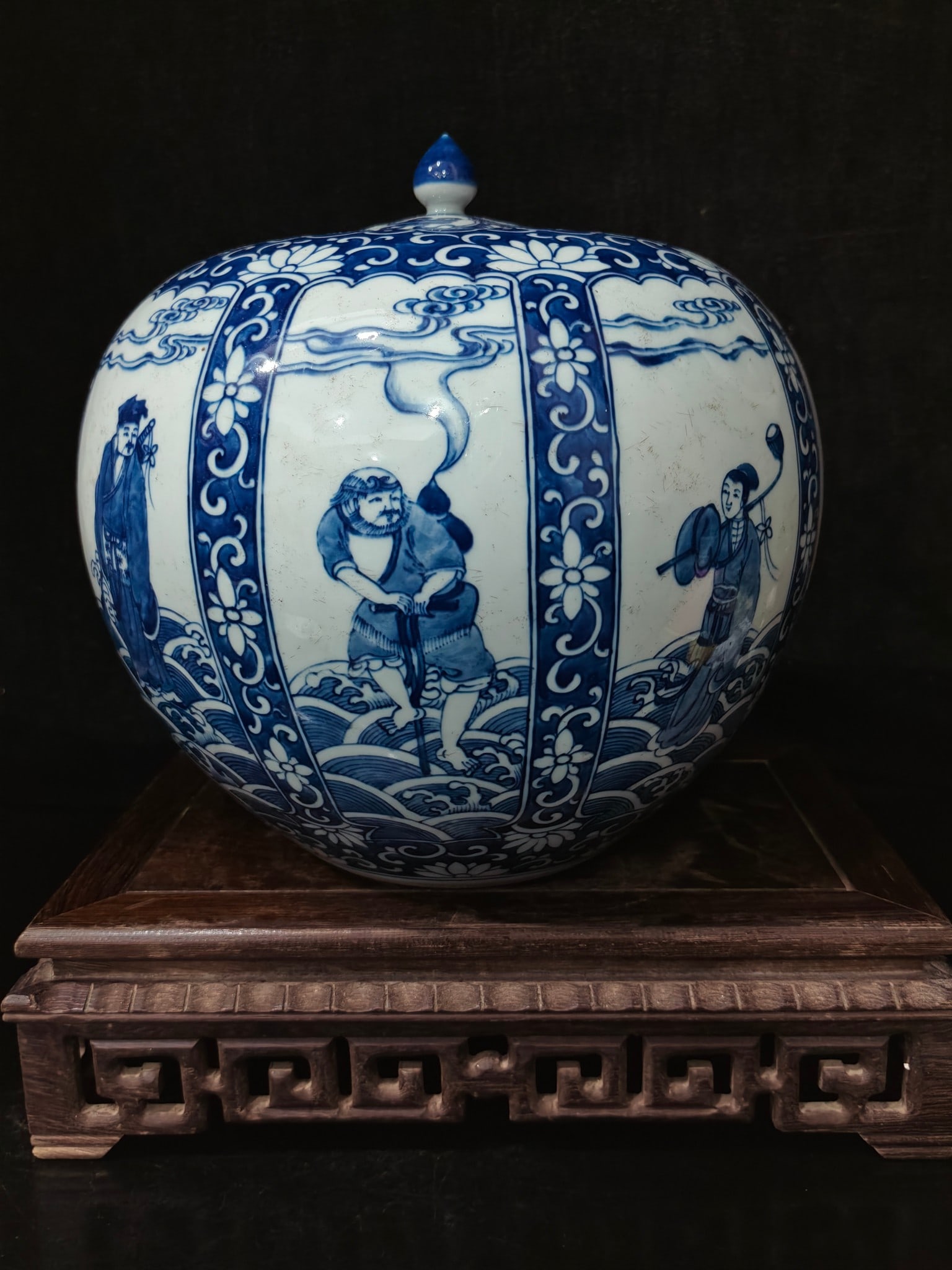 A Exquisite Blue and White Figures Pattern Jar: A Exquisite Blue and White Figures Pattern Jar,Qing Dynasty, China,Size:9.4inx9.8inx3.5in 青花人物纹罐,中国清代