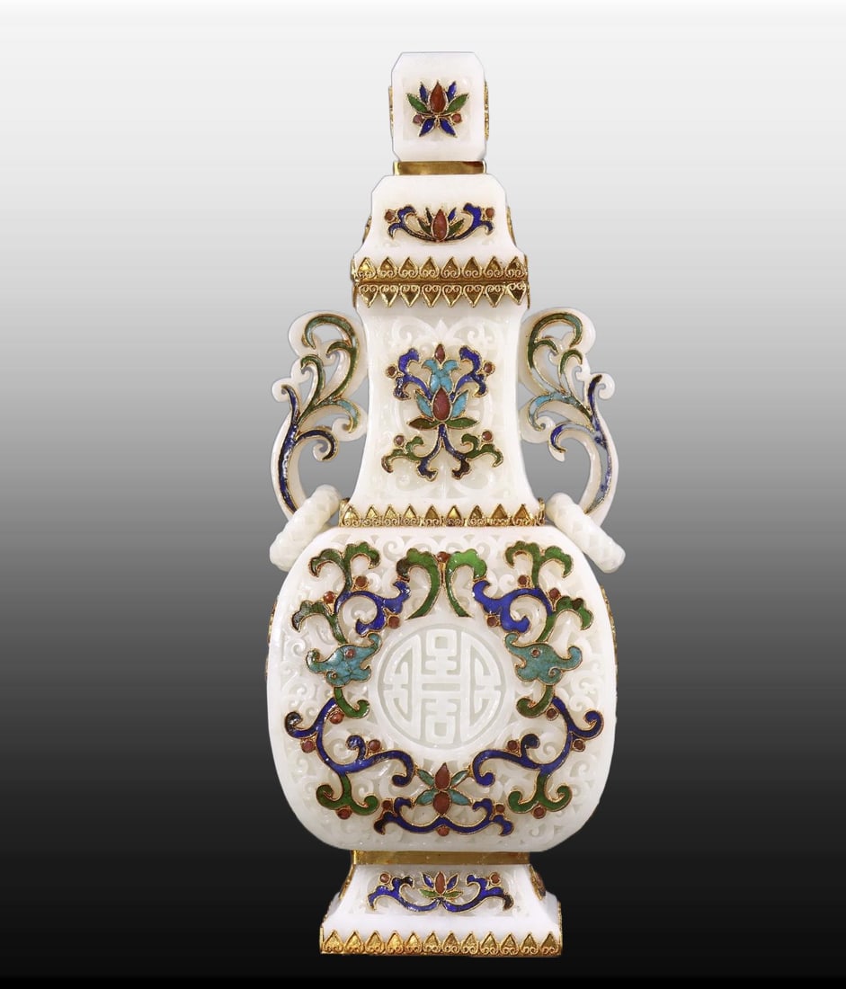 A Exquisite Hotan White Jade Cover with Gold Inlaid Double-Ears Vase: A Exquisite Hotan White Jade Cover with Gold Inlaid Double-Ears Vase,Qing Dynasty, China,Size:11inx4.1inx2.4in,Weight:1533g
