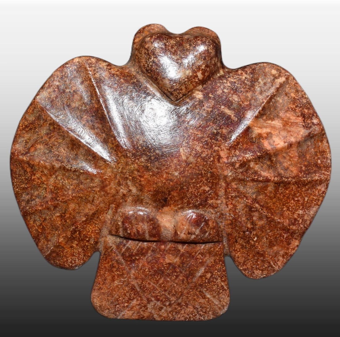 A Exquisite Gaogu Jade Bird Ornament: A Exquisite Gaogu Jade Bird Ornament,Ancient Time, China,Size:5.5inx5.3in,Weight:600g 高古玉鸟摆件,远古时期