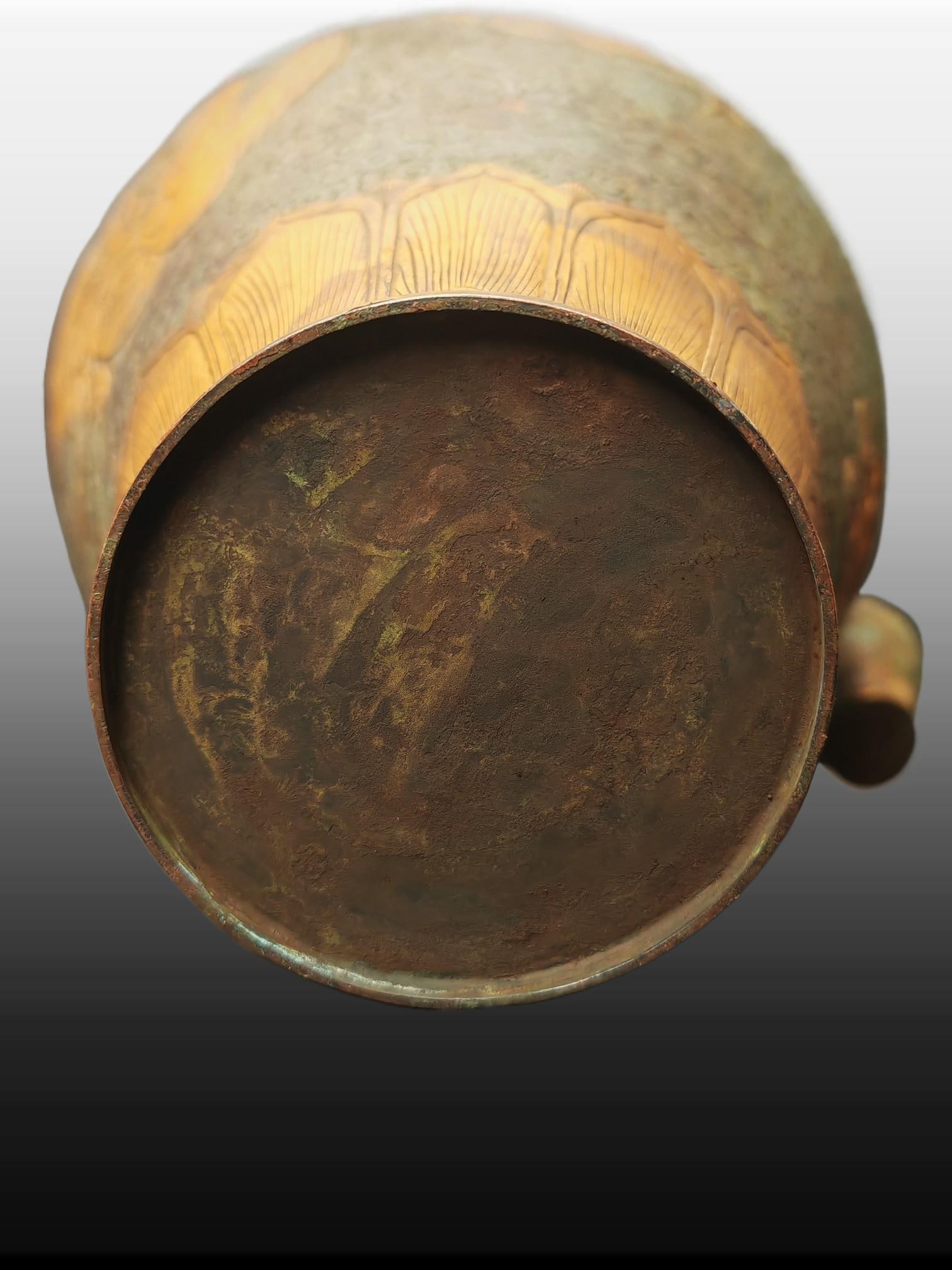 A Exquisite Gilt Bronze Figures Pattern Vase - 7