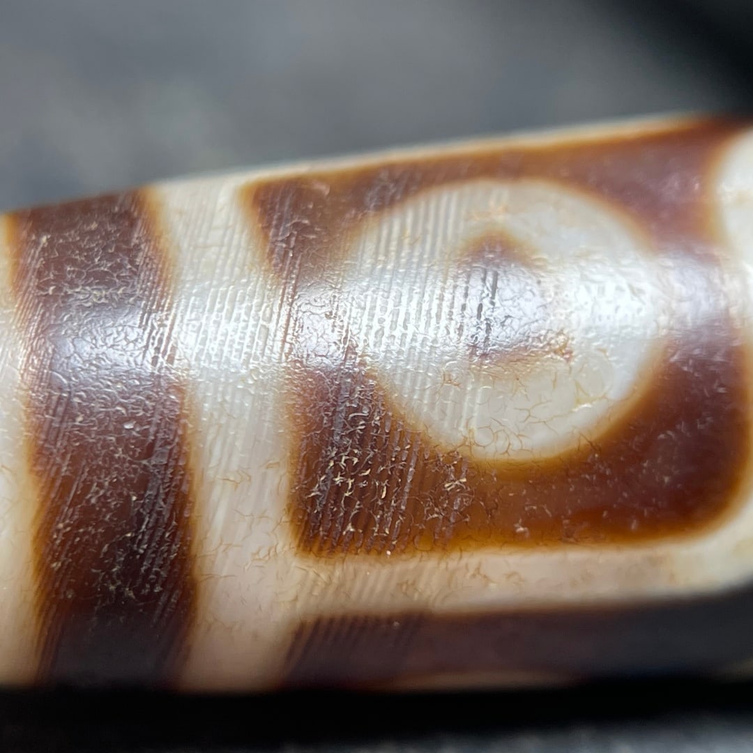 A Exquisite Nine Eye Dzi bead - 4