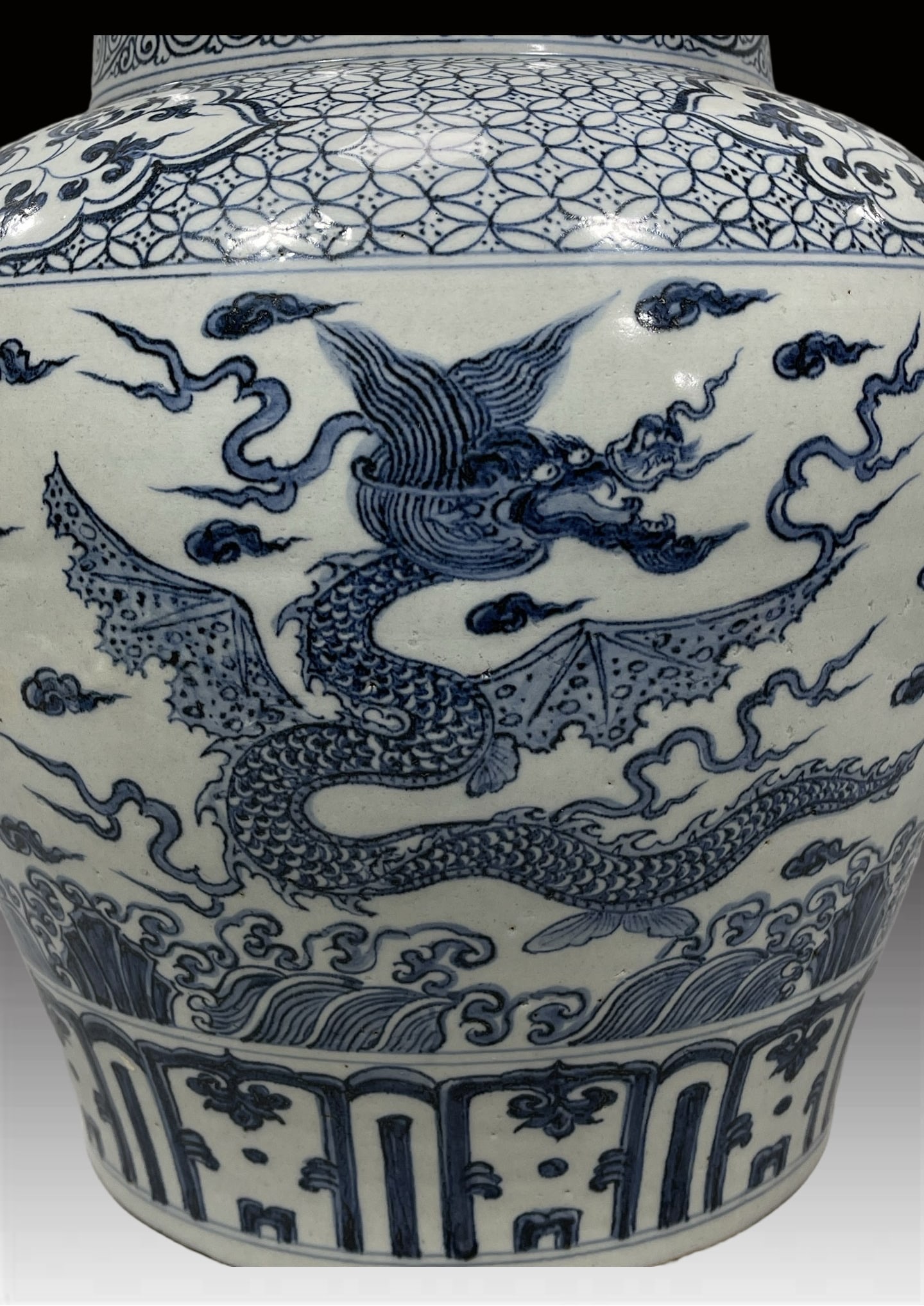 A Exquisite Blue and White Dragon Pattern Vase - 8