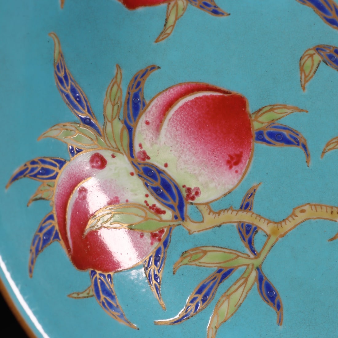 Famille-Rose Peach Pattern Plate - 3
