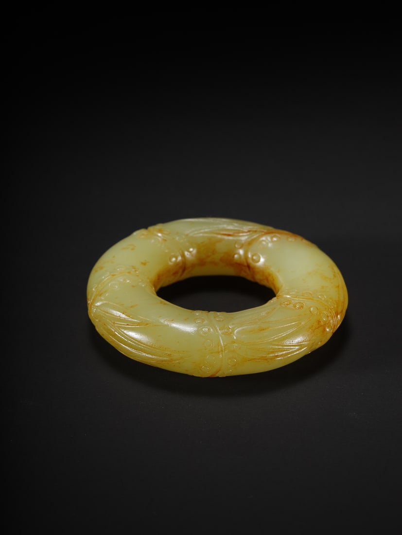 A Exquisite Hotan Yellow Jade Round Beads: A Exquisite Hotan Yellow Jade Round Beads,Qing Dynasty, China,Size:2.1inx0.5in,Weight:45g 和田黄玉圆环,中国清代