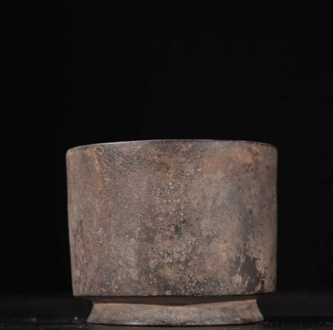 A Exquisite Coppery Censer: A Exquisite Coppery Censer,Ming Dynasty, China,Xuande Six-character Mark,Size:3.1inx3.9in,Weight:975g 铜炉,中国明代,宣德六字款