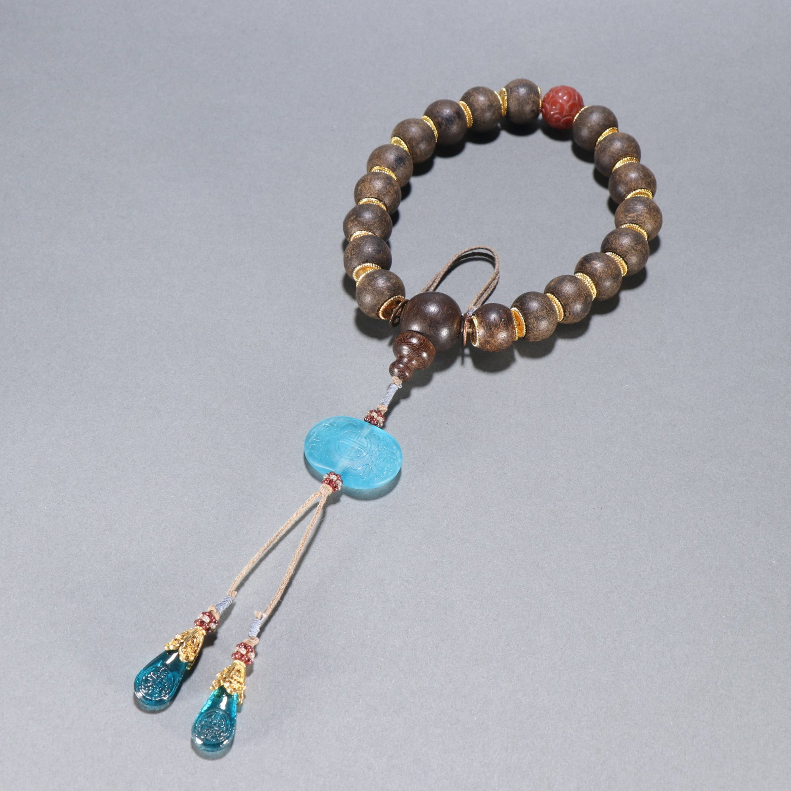 A Exquisite Eaglewood Bracelets: A Exquisite Eaglewood Bracelets,Qing Dynasty, China,Size:0.6in,Weight:78.6g 沉香手串,中国清代