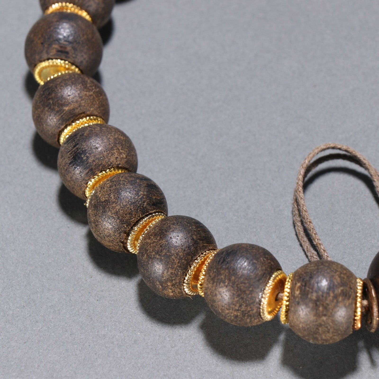 A Exquisite Eaglewood Bracelets - 9