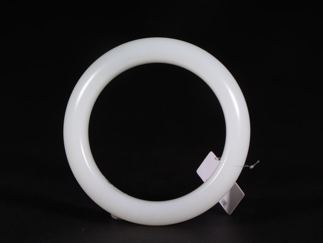 A Exquisite Hotan White Jade Bracelet: A Exquisite Hotan White Jade Bracelet,Qing Dynasty, China,Size:2.3inx3.1in,Weight:90g 和田白玉手镯,中国清代