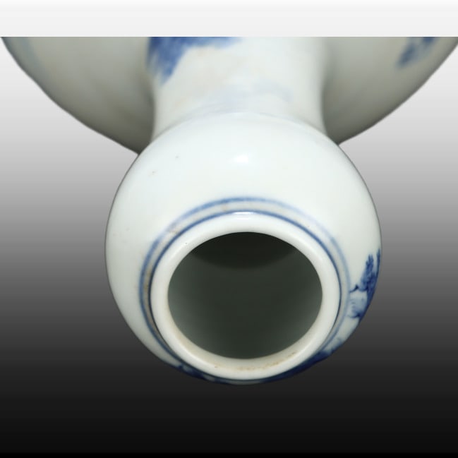 A Exquisite Blue and White Figures Pattern Vase - 7