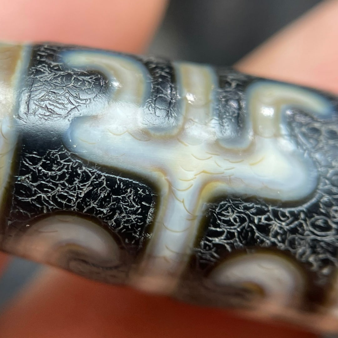 A Exquisite Ru yi Dzi bead - 5