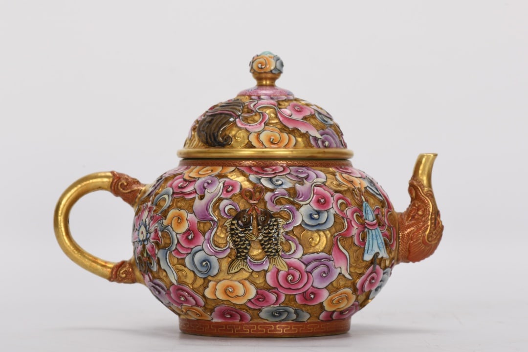 A Exquisite Enamel Gold Ground Eight Treasures Pattern Ewer: A Exquisite Enamel Gold Ground Eight Treasures Pattern Ewer,Qing Dynasty, China,Qianlong Four-character Mark,Size:4.9inx2.9inx6.5inx2.9in 珐琅彩金地八宝ಬ