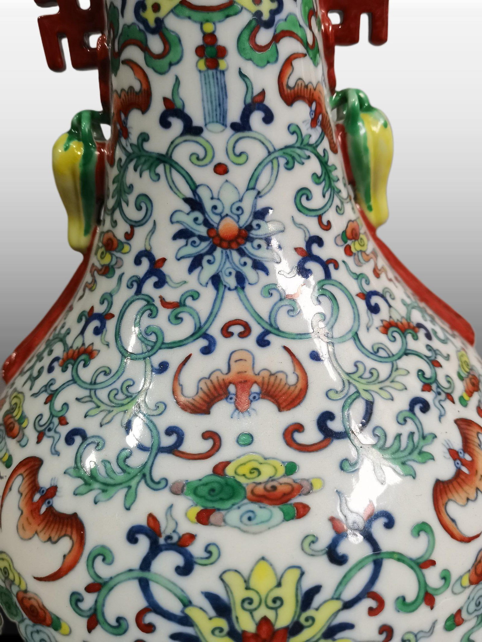 A Exquisite Doucai Lotus Pattern Double-Ears Vase - 2
