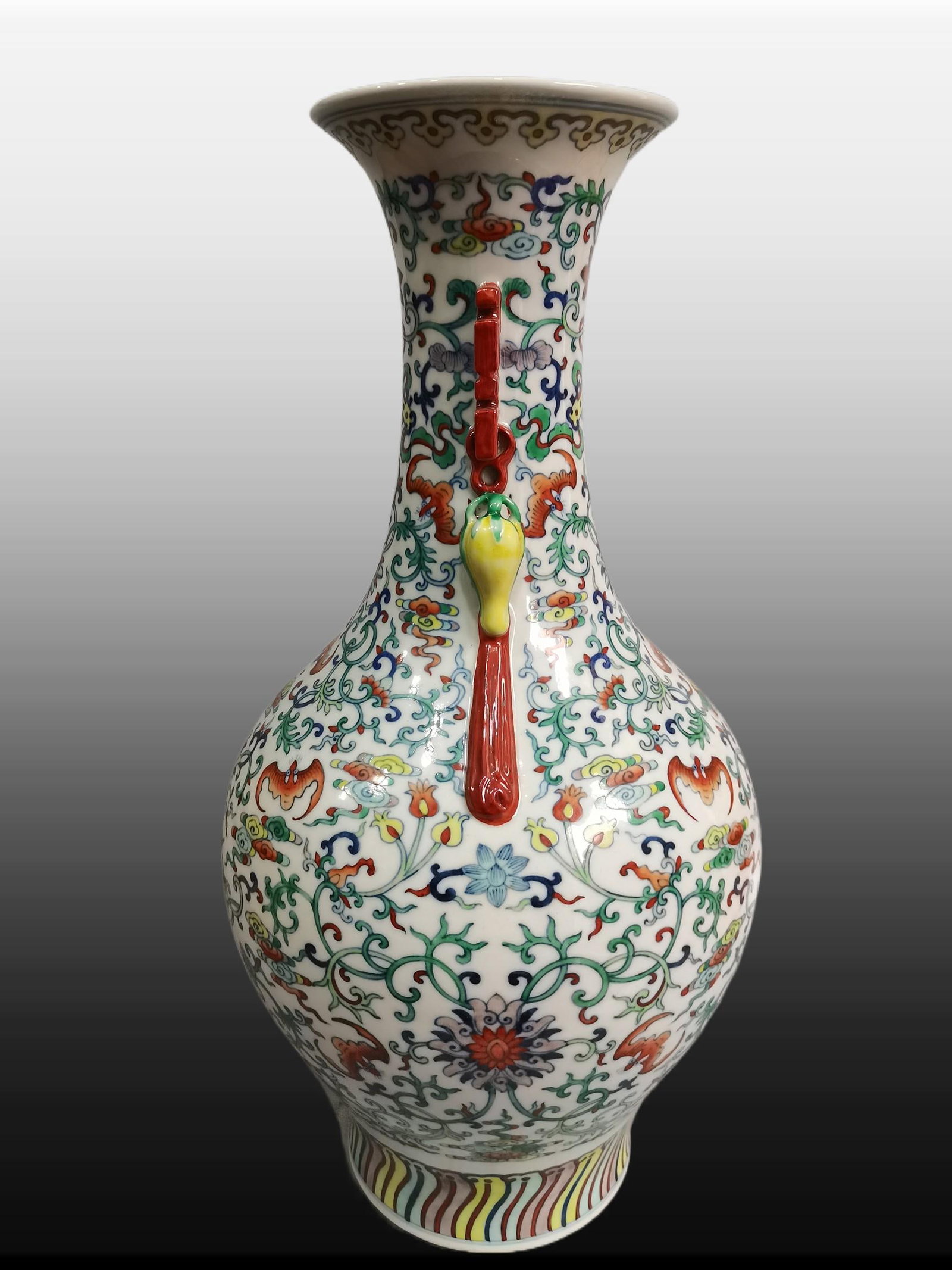 A Exquisite Doucai Lotus Pattern Double-Ears Vase - 3