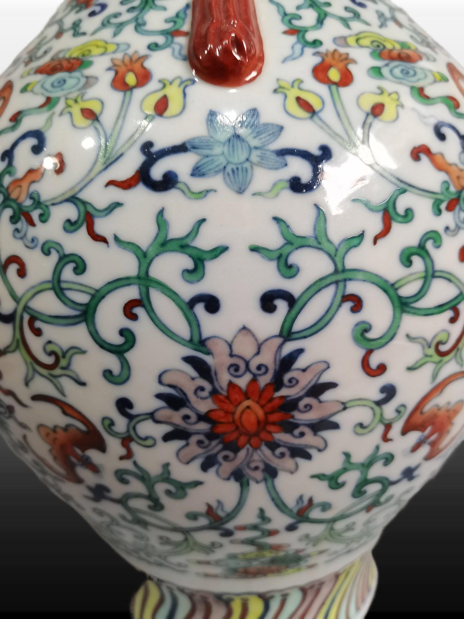 A Exquisite Doucai Lotus Pattern Double-Ears Vase - 4