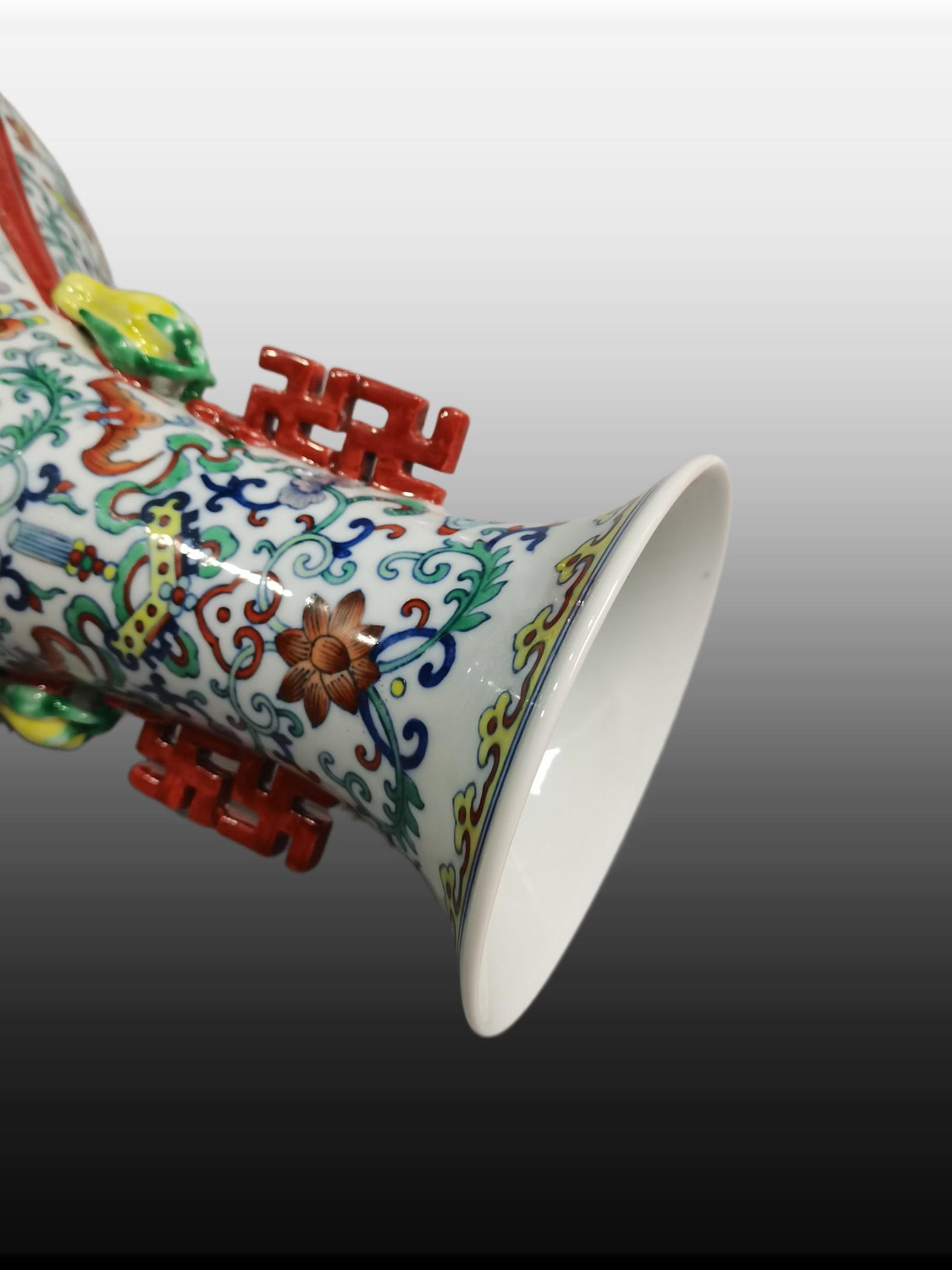 A Exquisite Doucai Lotus Pattern Double-Ears Vase - 8