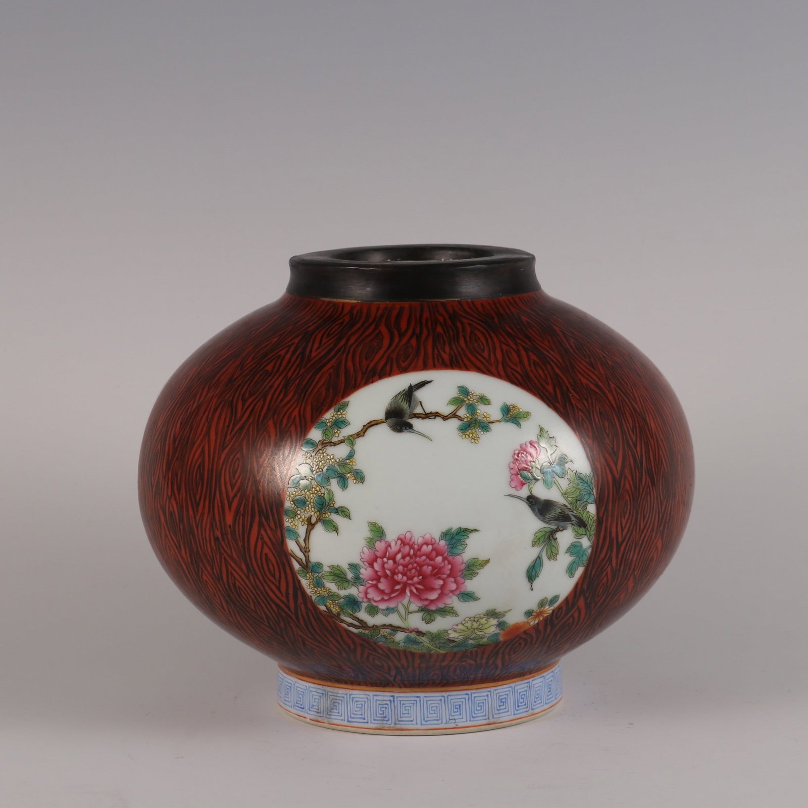 A Exquisite Imitation Wood Grain Glazed Famille-Rose Flower and Bird Pattern Jar: A Exquisite Imitation Wood Grain Glazed Famille-Rose Flower and Bird Pattern Jar,Qing Dynasty, China,Yongzheng Six-character Mark,Size:6.3inx7.5inx3.3in