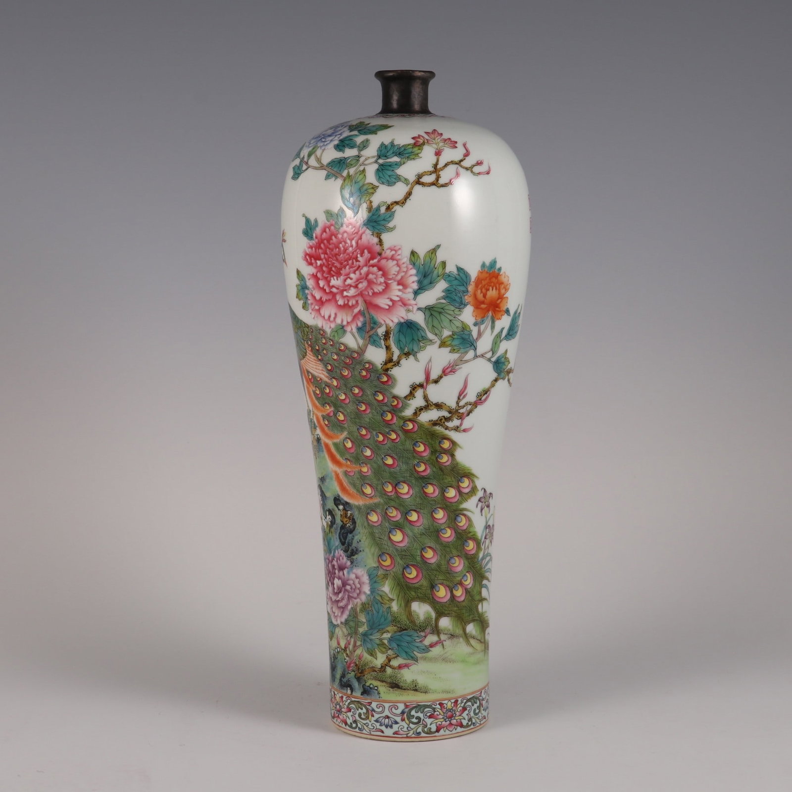 A Exquisite Enamel Phoenix Pattern Vase - 4