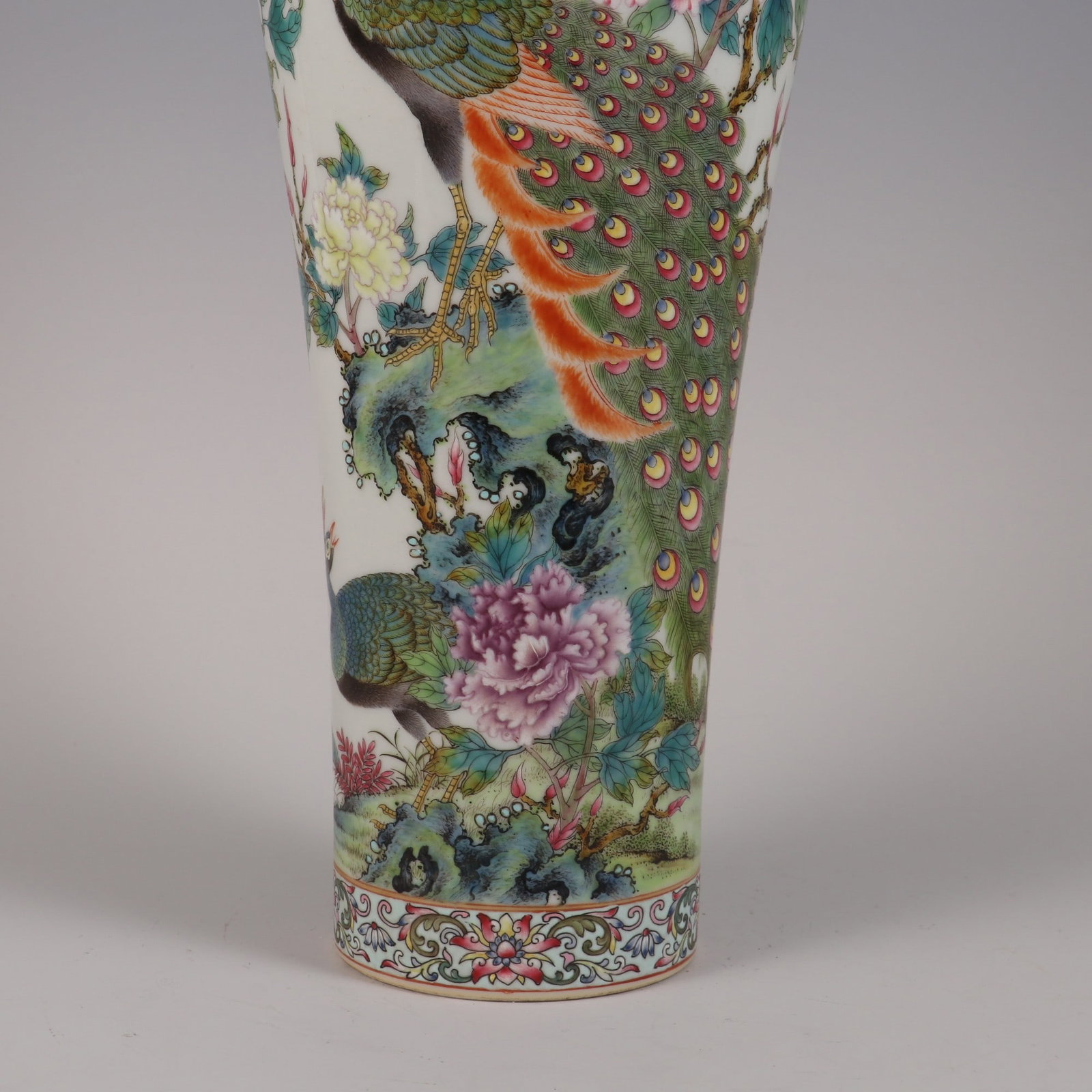 A Exquisite Enamel Phoenix Pattern Vase - 6