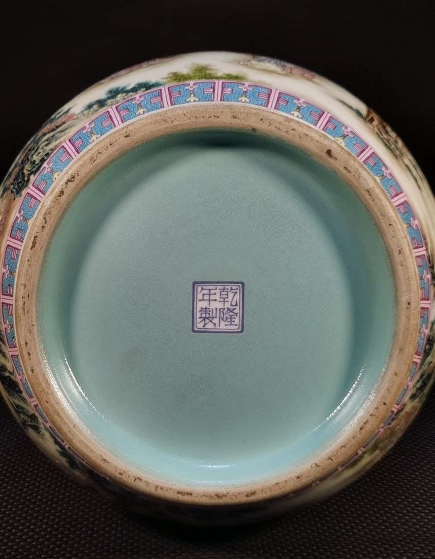 A Exquisite Enamel Figures Pattern Vase - 9