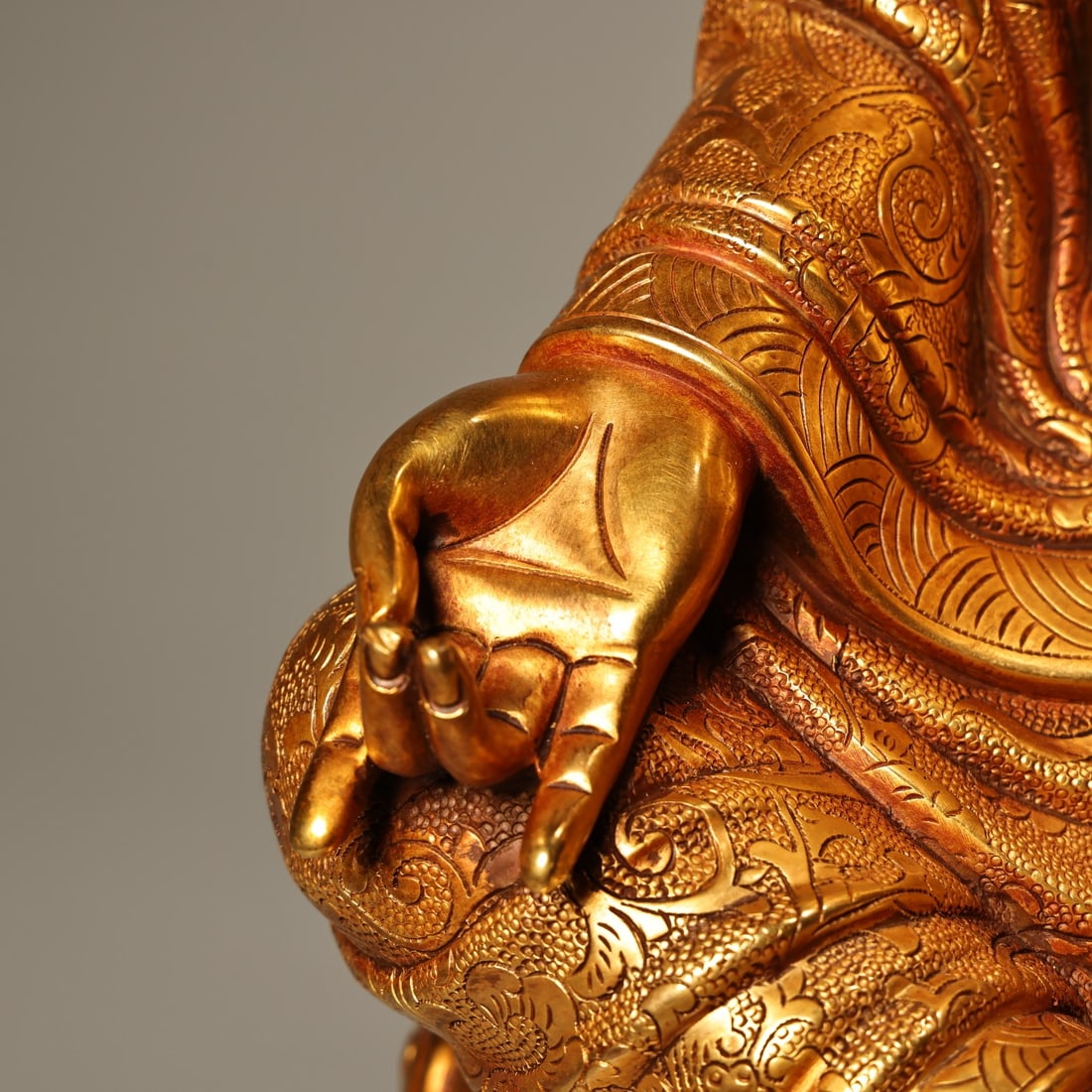 An Exquisite Gilt Bronze Statue of Sakyamuni - 5