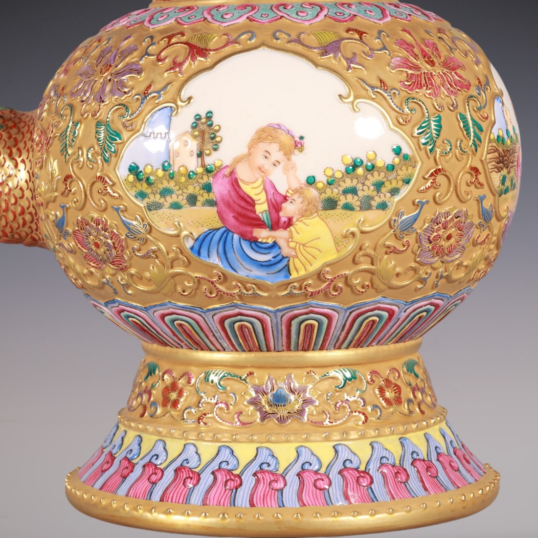 An Exquisite Enamel Lotus Pattern Character and Story Pattern Ewer - 3