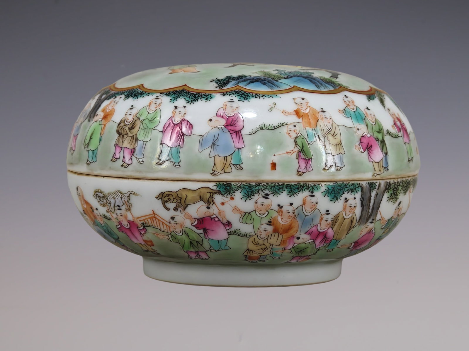 An Exquisite Famille-Rose Character and Story Pattern Box: An Exquisite Famille-Rose Character and Story Pattern Box Qing Dynasty, China Qianlong Six-character Mark Size:2.4inx3.9in粉彩百子图印泥盒