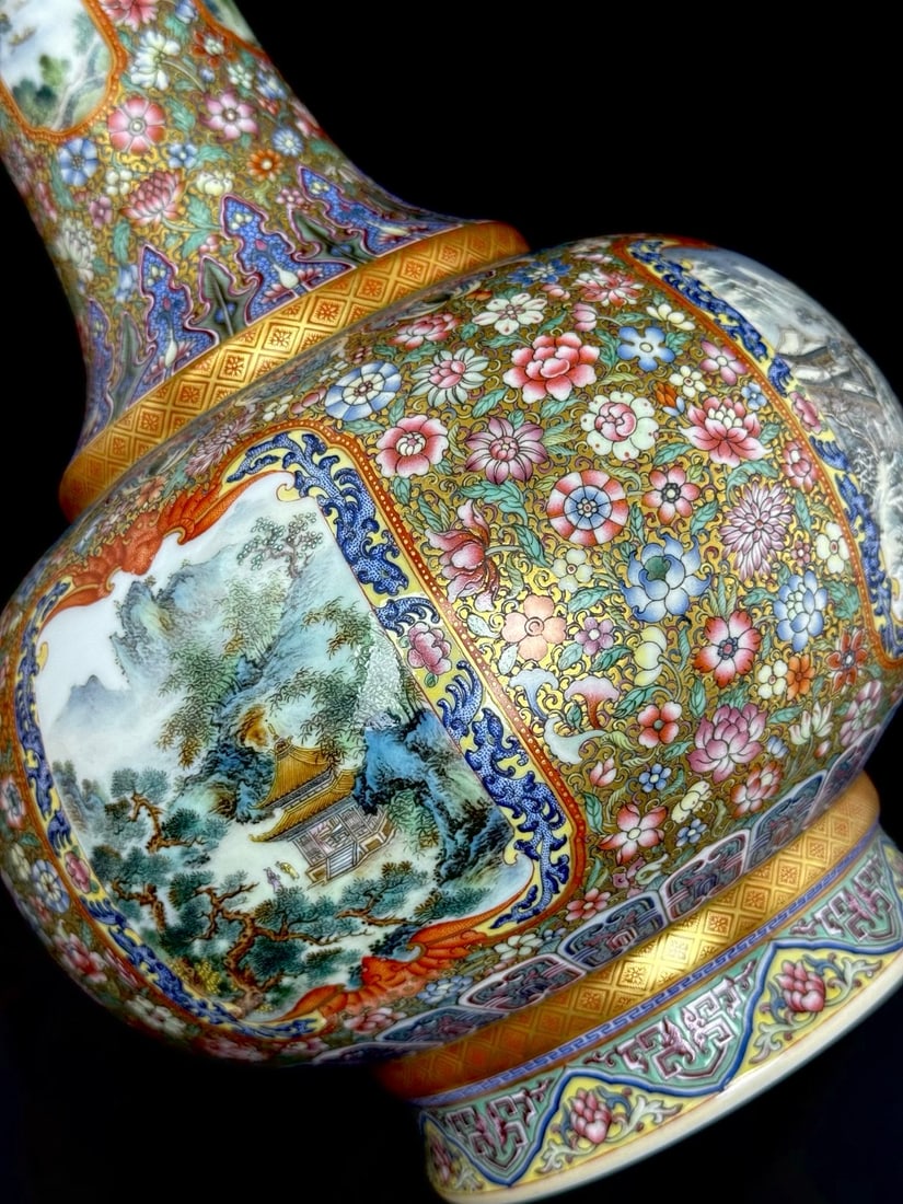 An Exquisite Enamel Flower Pattern Landscape Pattern Vase - 7