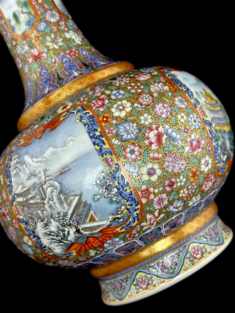 An Exquisite Enamel Flower Pattern Landscape Pattern Vase - 8