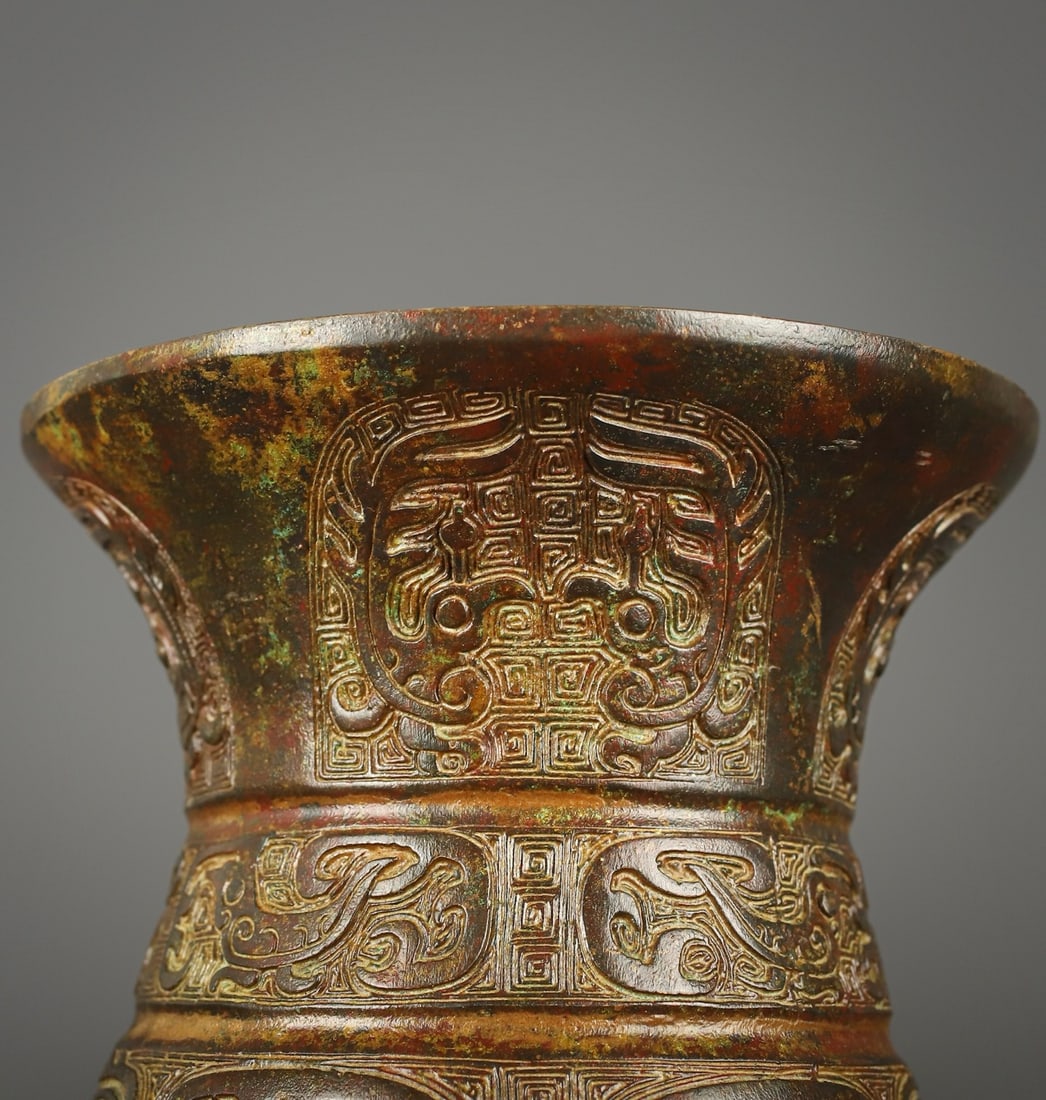 An Exquisite Bronze Bird Pattern Vase - 8