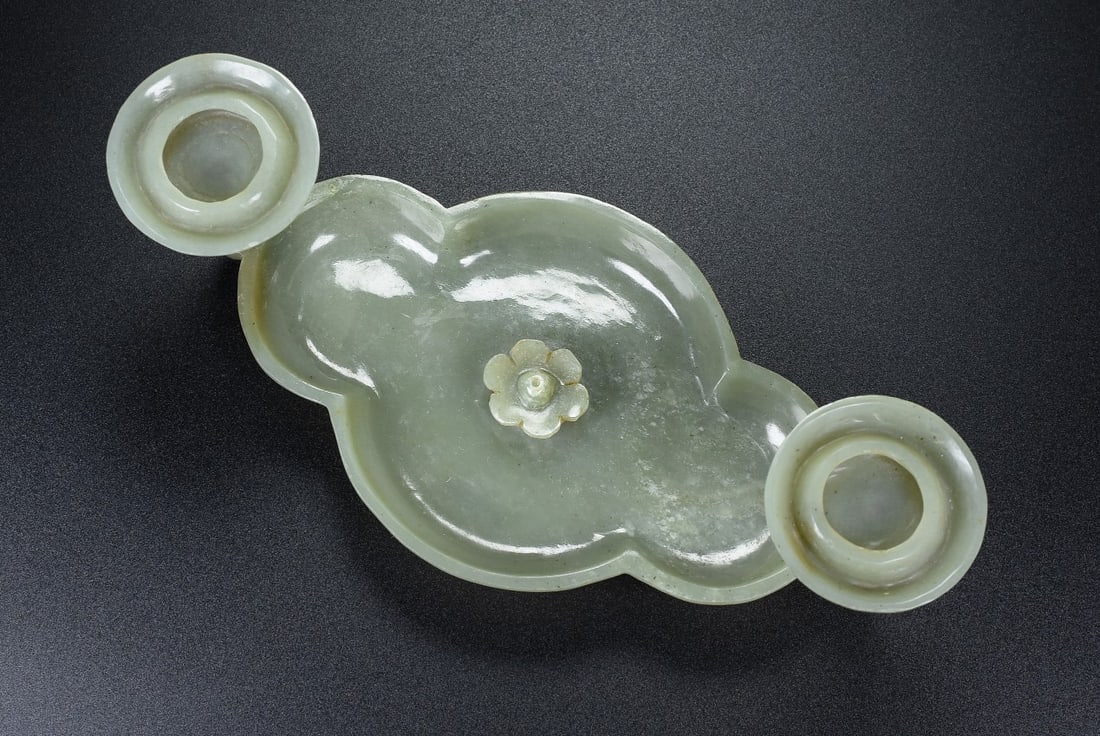 An Exquisite White Jade Candlestick - 3
