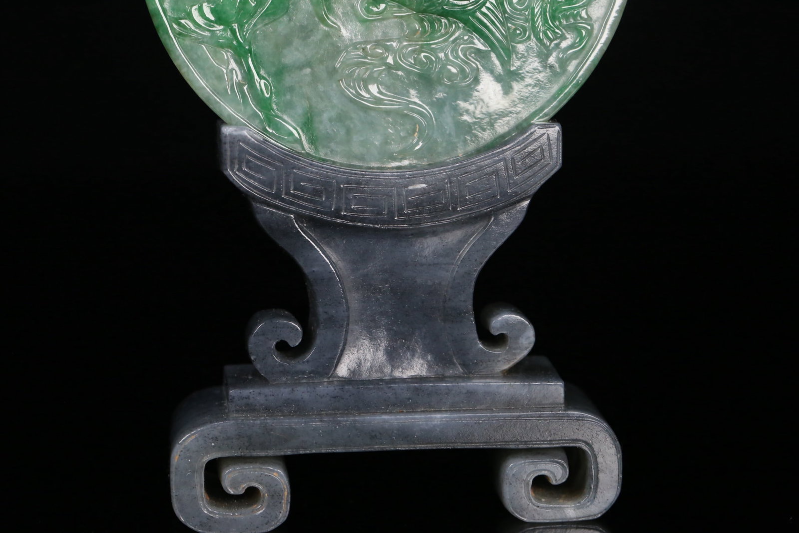 An Exquisite Jadeite Dragon and Phoenix Pattern Screen - 6