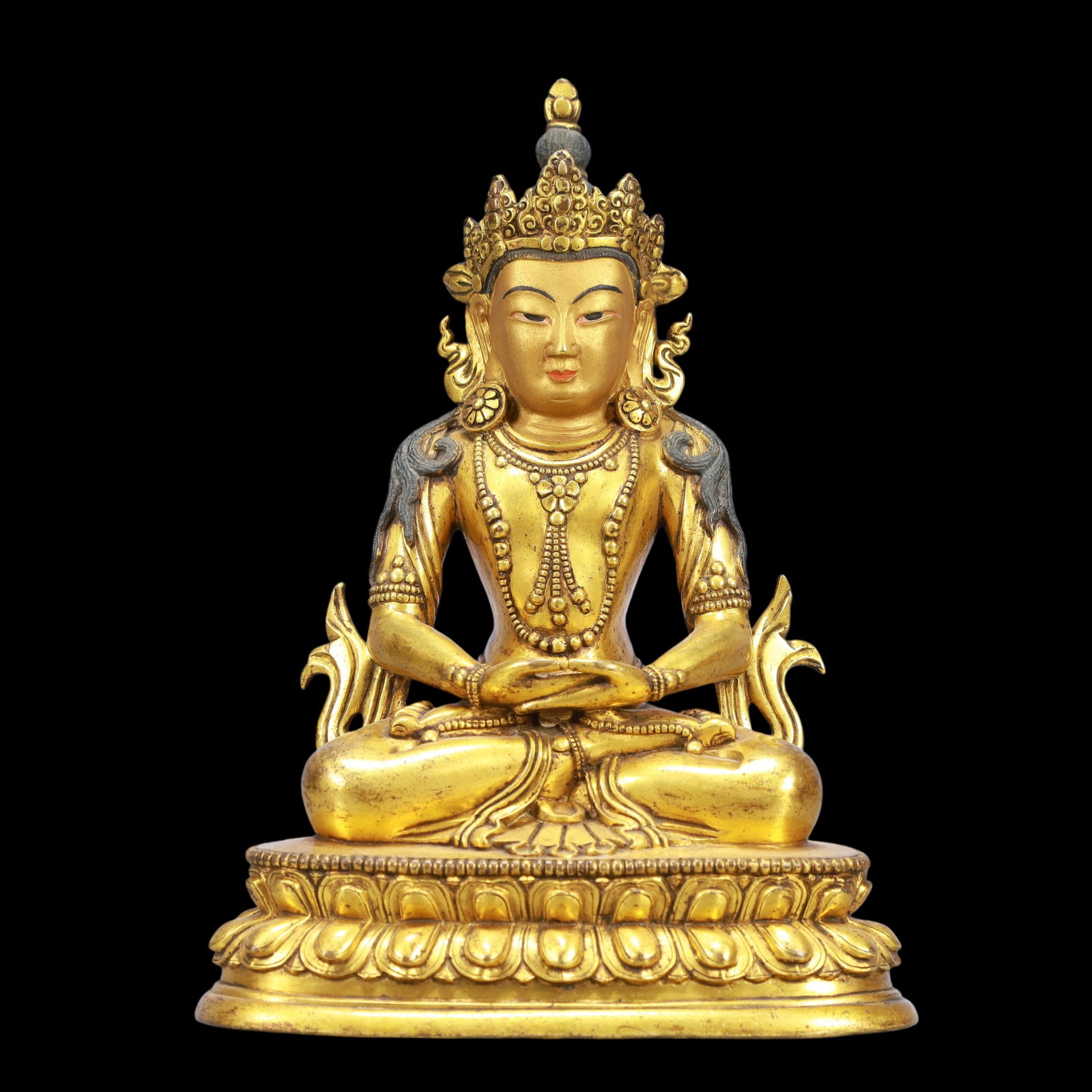 A Exquisite Gilt Bronze Statue of Avalokitesvara: A Exquisite Gilt Bronze Statue of Avalokitesvara Ming Dynasty, China Size:6.5inx4.1inx9.1in Weight:2100g铜鎏金观音 中国明代 Size:16.5cmx10.5cmx23c